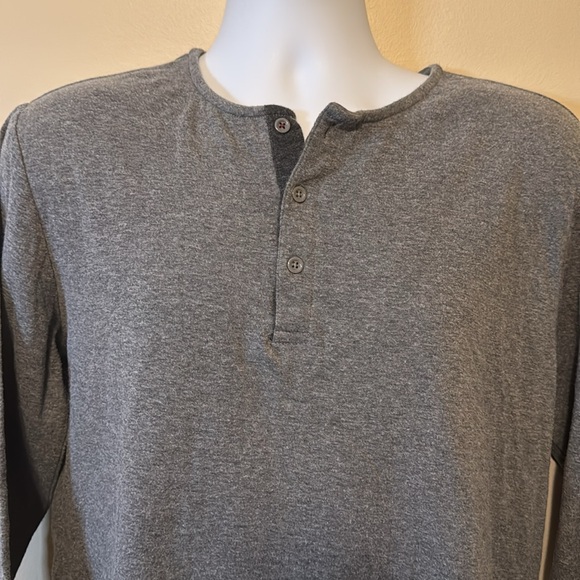 FIVE FOUR Henley. Size Large - Picture 6 of 10